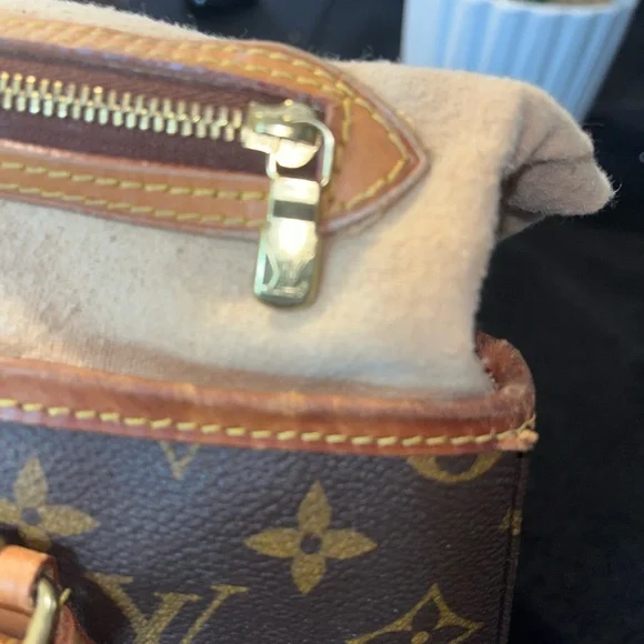 Authentic w’ COA Louis Vuitton Monogram Canvas Mini Bucket Bag (AR1929) - Picture 4 of 16